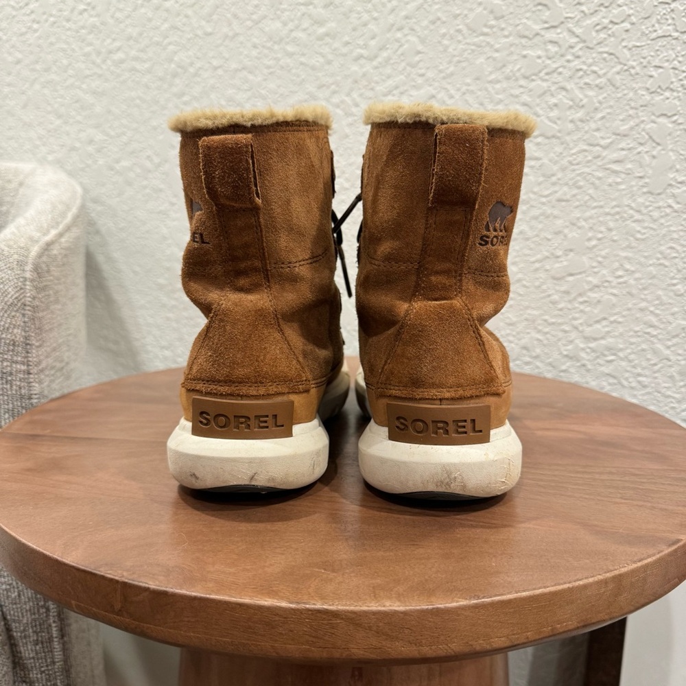 Sorel Boots EUC - Picture 3 of 5